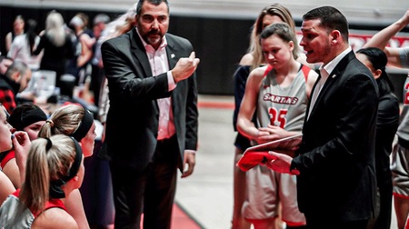 COACHING ROLE REVERSAL SPARKS D'YOUVILLE WOMEN'S BASKETBALL